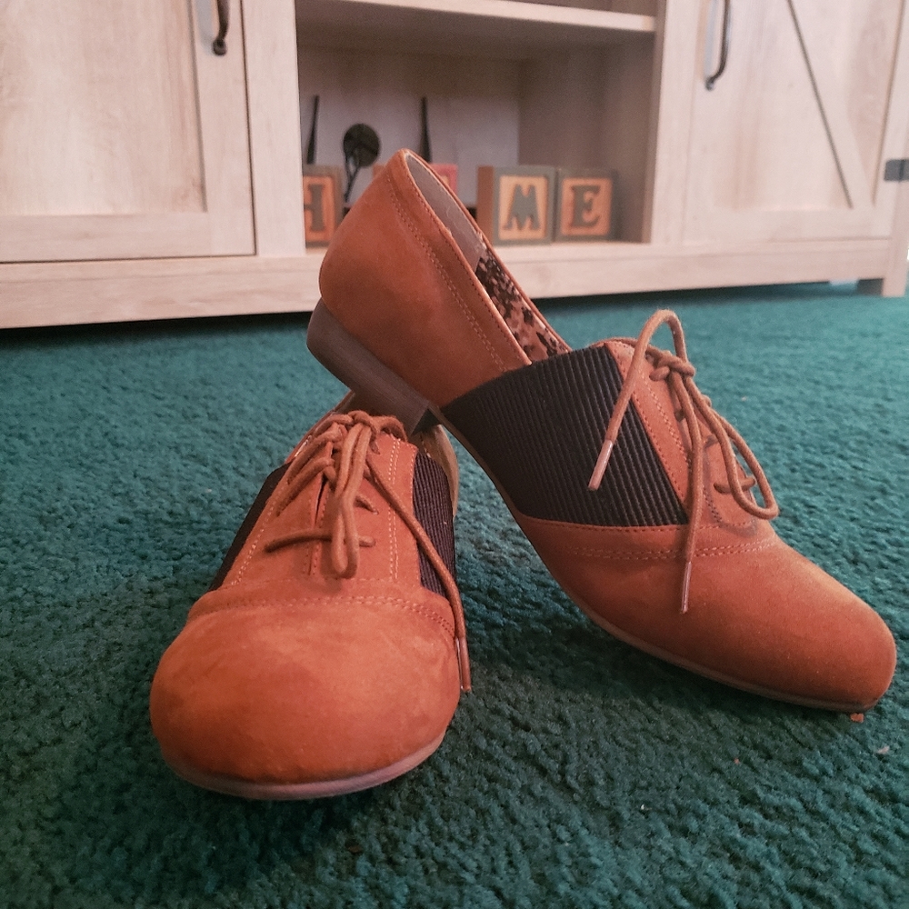 NWOT Restricted Oxfords